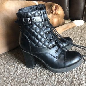 Guess boots